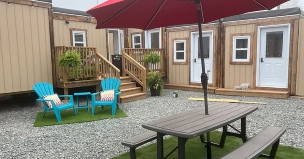 12 Neighbours: de minicasas a red de vivienda en Canadá 6 12 Neighbours