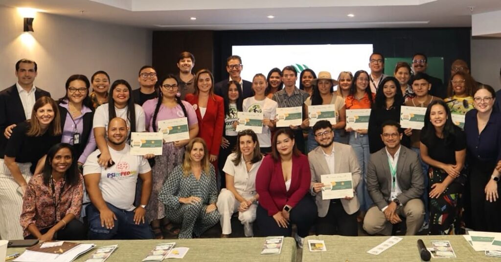 10 jóvenes, una gran final: los emprendedores que quieren cambiar Panamá 1 Final de los Microfondos Concursables de FUNDAMORGAN