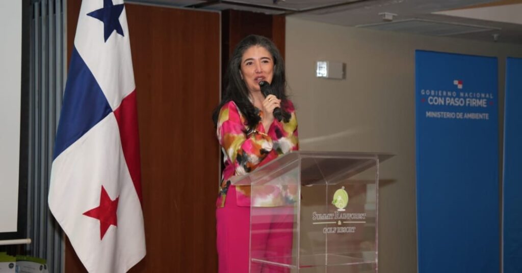 MiAMBIENTE premia a 170 empresas por su Huella de carbono 11 MiAMBIENTE reconoce a 170 empresas