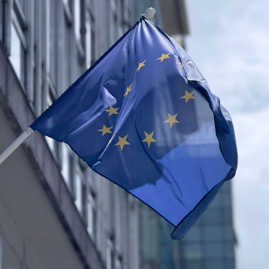 Unión Europea aplica Reglamento de Inteligencia Artificial