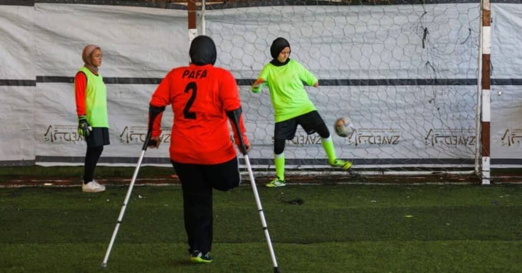mujeres amputadas de Gaza que juegan fútbol