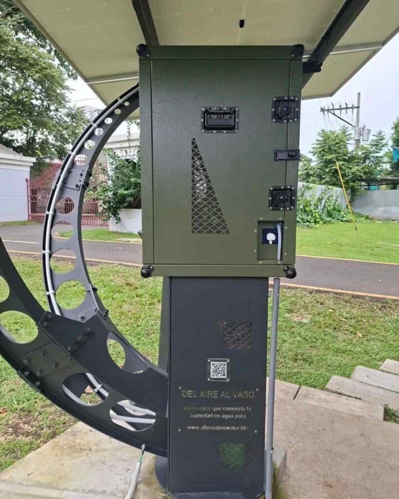 Del aire al vaso en el Parque Omar: Panamá produce agua potable con energía solar 3 tecnología solar transforma aire en agua potable