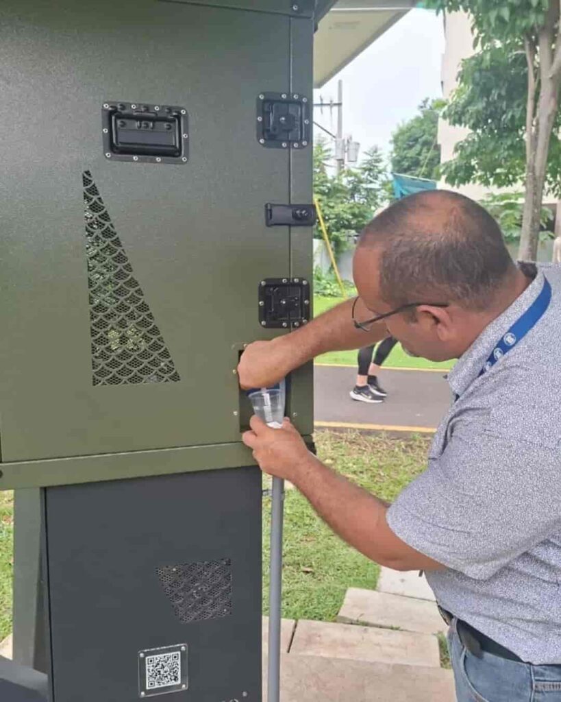 Del aire al vaso en el Parque Omar: Panamá produce agua potable con energía solar 4 tecnología solar transforma aire en agua potable