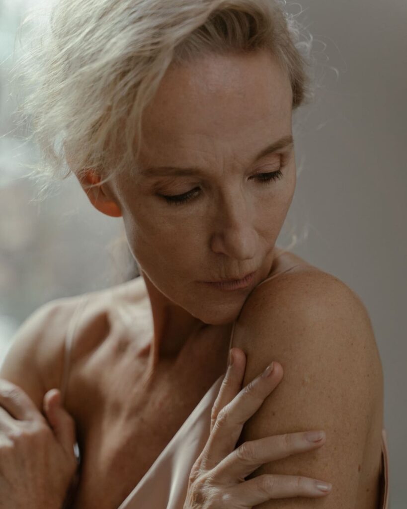 Cómo la perimenopausia transforma la imagen femenina