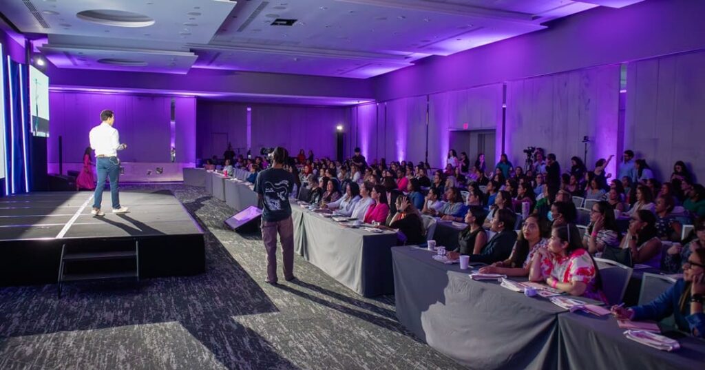 MOMBOSS 2026: preparando la escuela de liderazgo femenino que Panamá necesitaba 4 Escuela para mujeres líderes MOMBOSS 2026