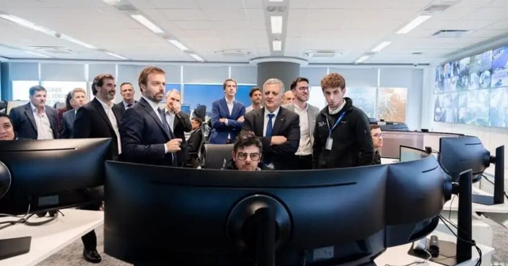 Petrolera argentina estrena su centro de seguridad más avanzado 1 YPF inaugura la Sala RTIC Security
