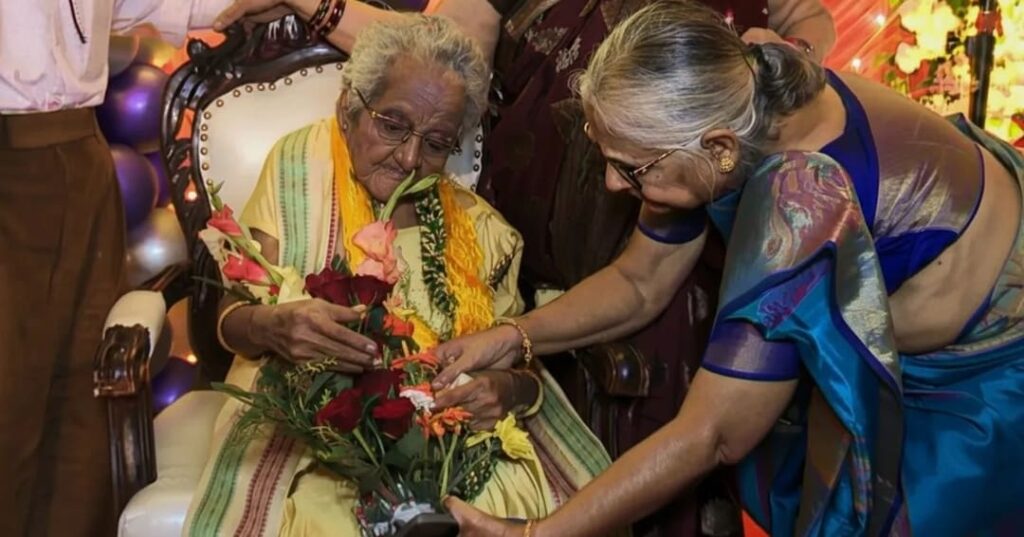 A sus 98 años, donó todo sus ahorros para que otras mujeres no murieran de cáncer 4 doctora K. Lakshmi Bai