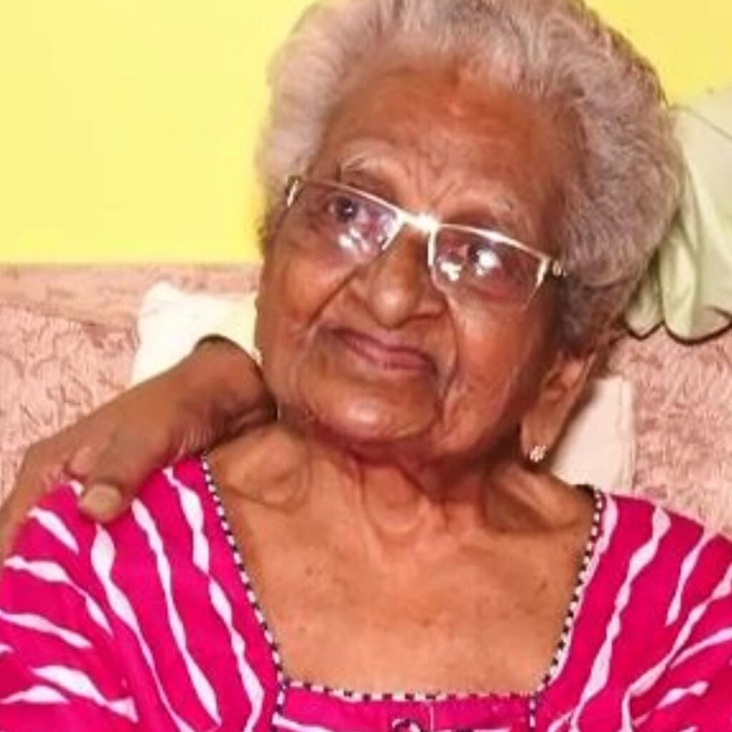 A sus 98 años, donó todo sus ahorros para que otras mujeres no murieran de cáncer 6 doctora K. Lakshmi Bai