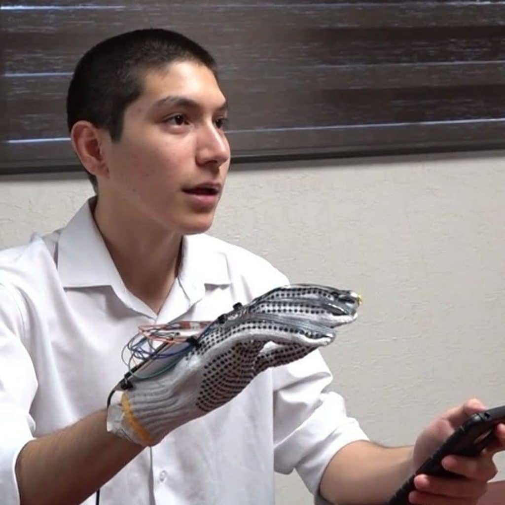 guantes para traducir la Lengua de Señas