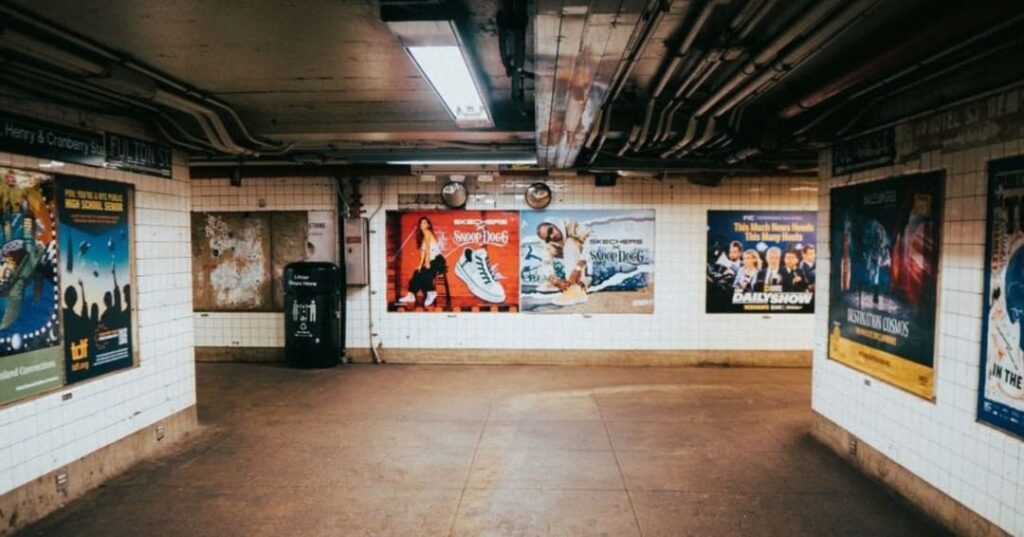 Bristol dice basta: cuando el espacio público deja de ser escaparate para los contaminadores 3 publicidad de moda rápida