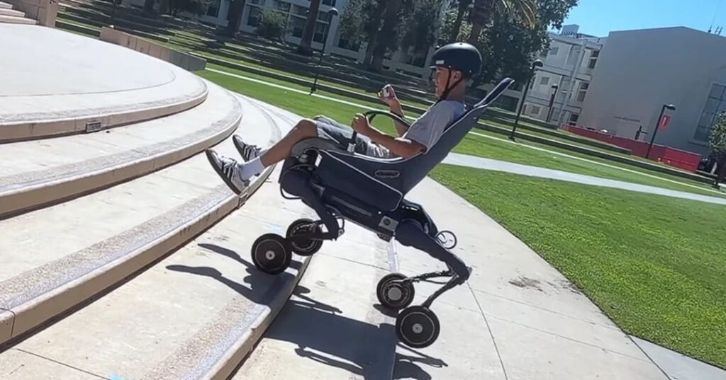 Un hijo convierte un robot en silla para que su padre vuelva a caminar senderos 4 Jake Laser