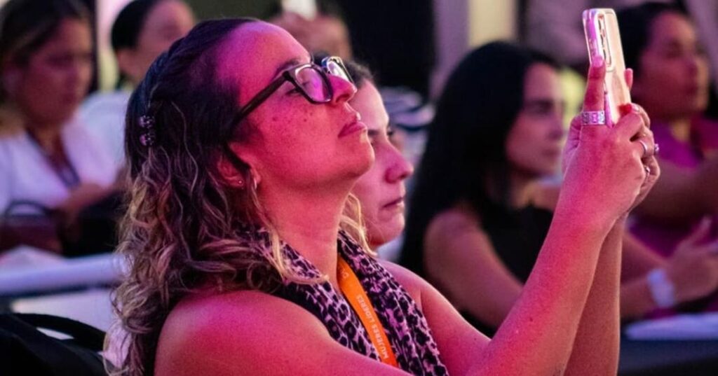 MOMBOSS 2026: 250 mujeres que eligieron crecer sin sacrificarlo todo 4 MOMBOSS 2026