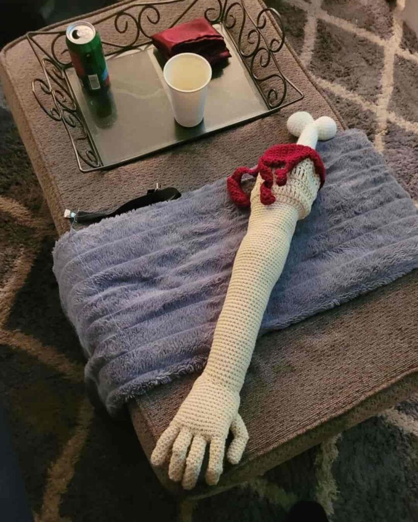 Una prótesis de crochet tejida con amor para impulsar la resiliencia 8 brazo de crochet tejido a mano