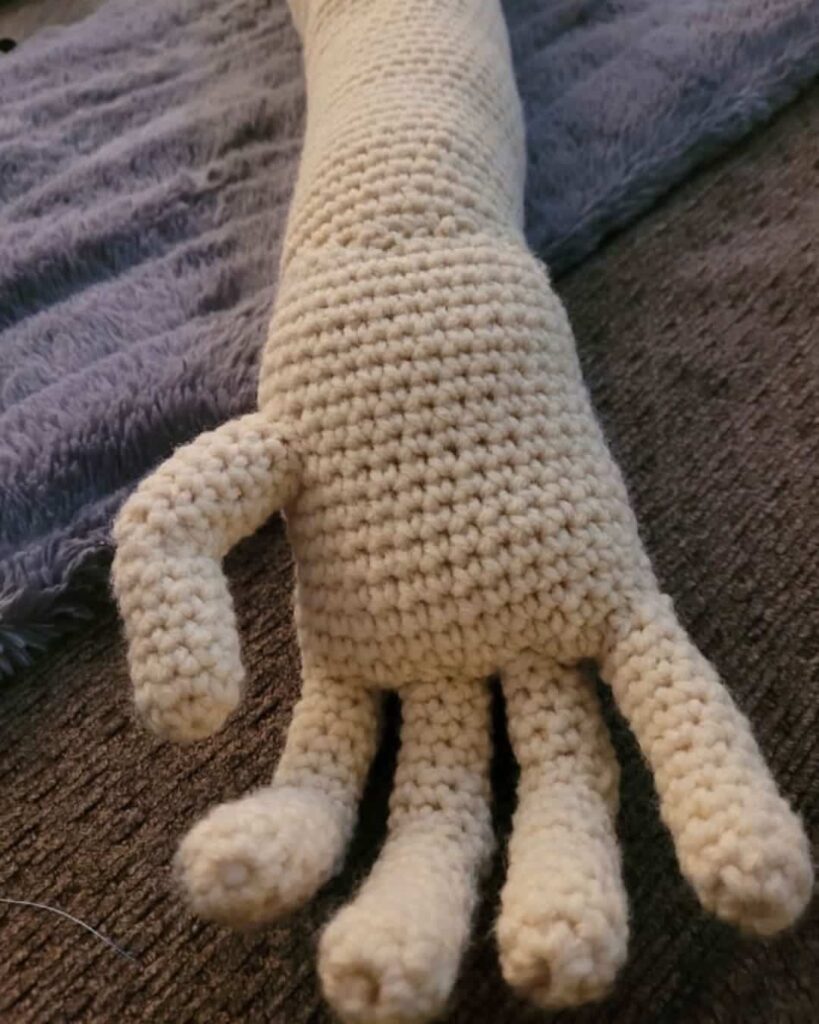 Una prótesis de crochet tejida con amor para impulsar la resiliencia 6 brazo de crochet tejido a mano