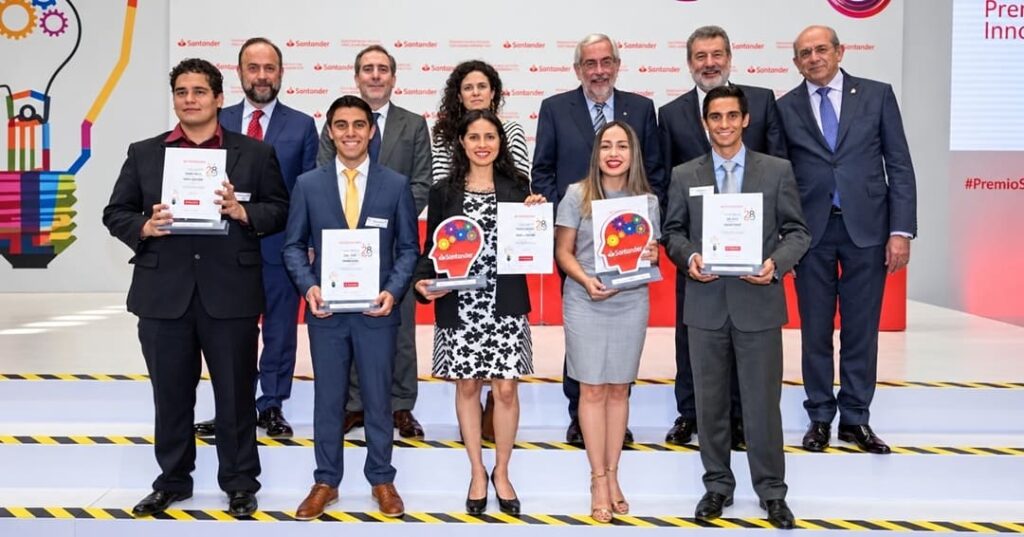 Convirtió residuos de naranja en bioplástico y ganó el premio al emprendimiento más innovador de México 5 startup Geco